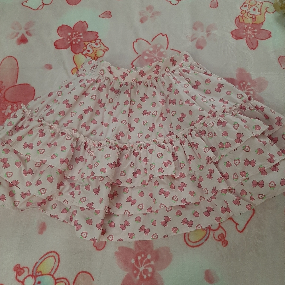 Hot Topic Strawberry Print Petticoat